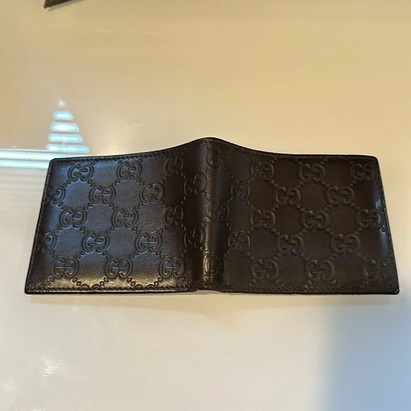Gucci leather bifold wallet - Picture 6 of 7